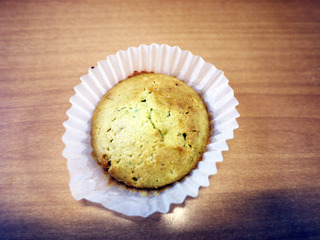 きょうのお昼ごはんは、緑茶パンケーキでした。