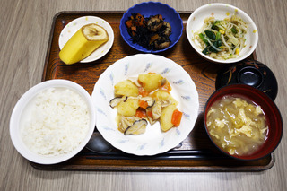 きょうのお昼ごはんは、吉野煮・天かす和え・ひじき煮・みそ汁・くだものでした。